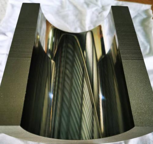 Oil-free mirror-finished compression cylinder
